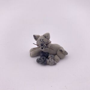 Wire Whisker Cat Figurine with Kittens Clay Art sculpture